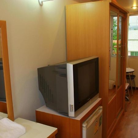 Ratchaphruek 2007 Hotel Chom Thong Exteriör bild