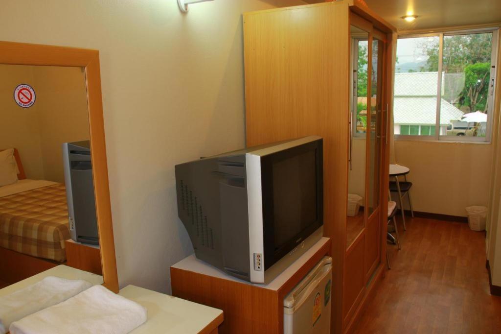 Ratchaphruek 2007 Hotel Chom Thong Exteriör bild